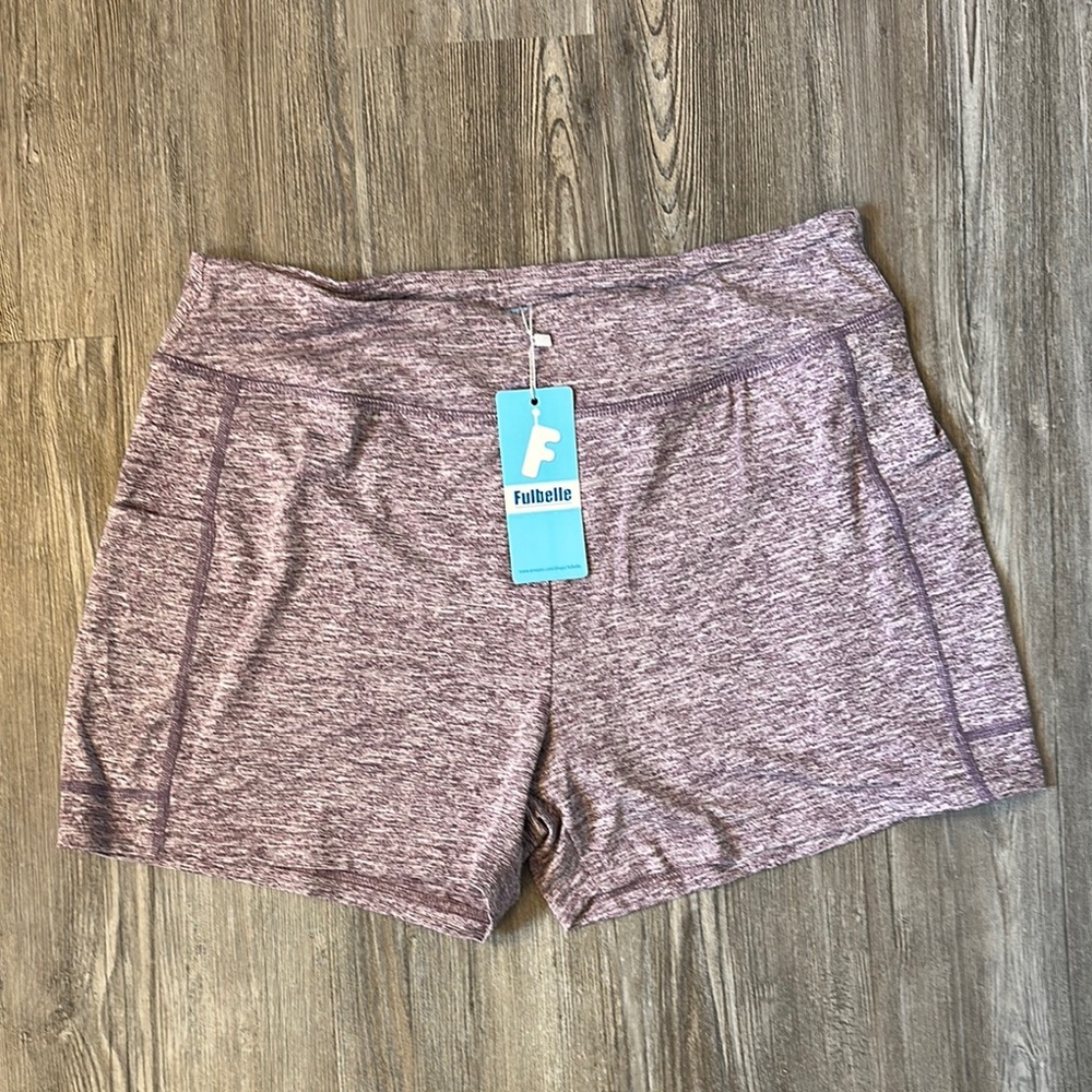 NWT Women's fulbelle running Shorts